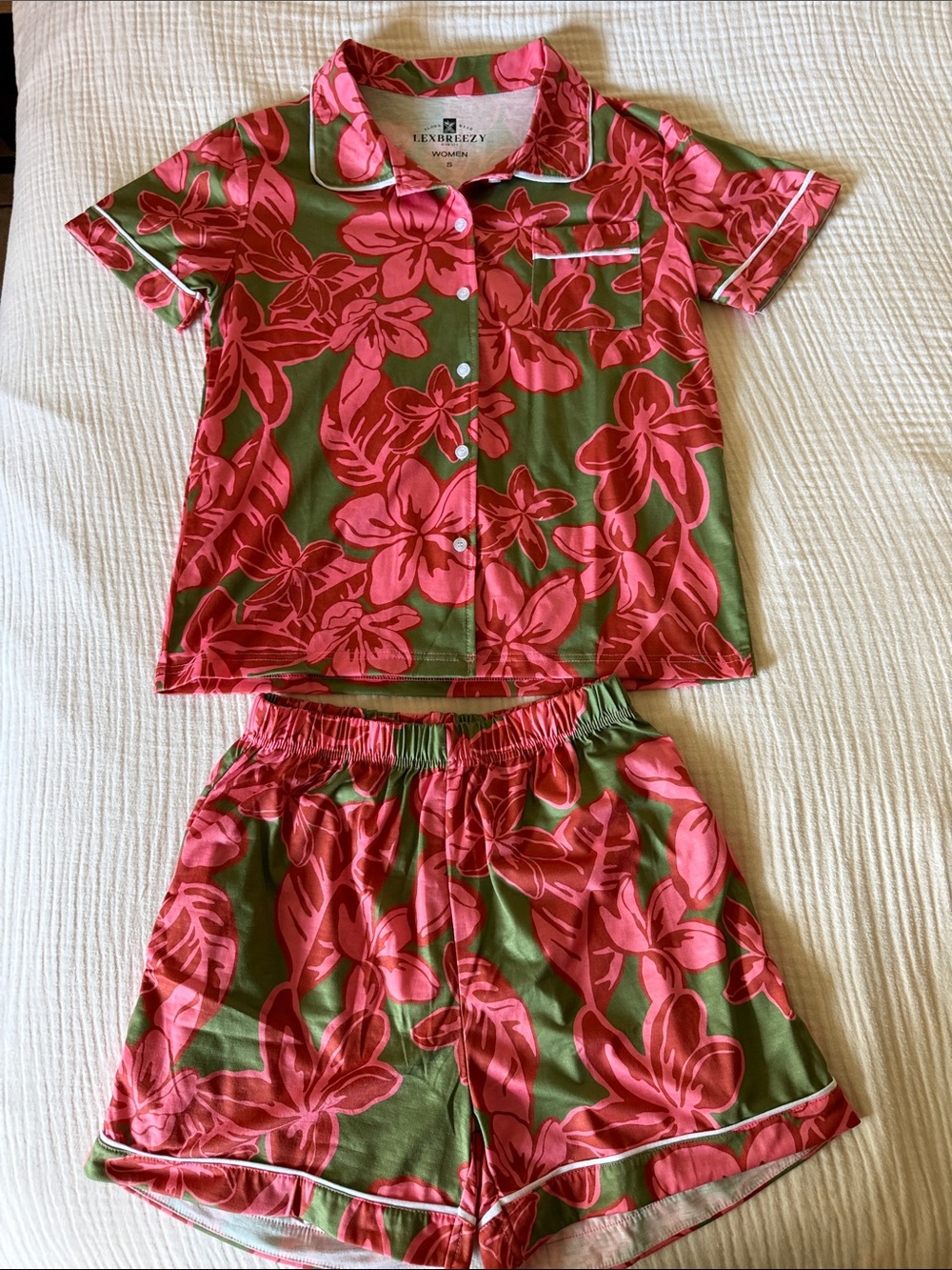 NWOT! Lexbreezy women’s Pua Melia Berry Pink Pajama Shorts Set